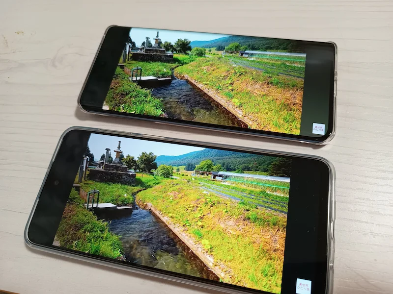 moto g64 5Gとedge 40のディスプレイを比較した画像（動画再生）