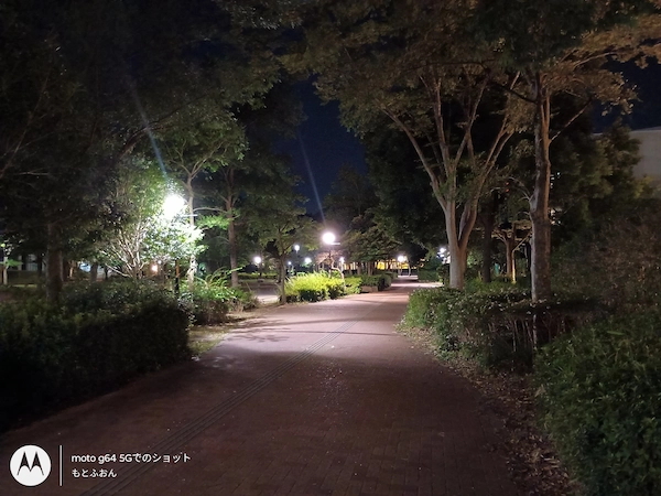 moto g64 5Gで撮影した夜道