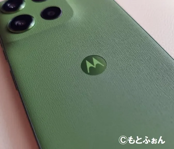 moto g66j 5Gの背面（グリーン）